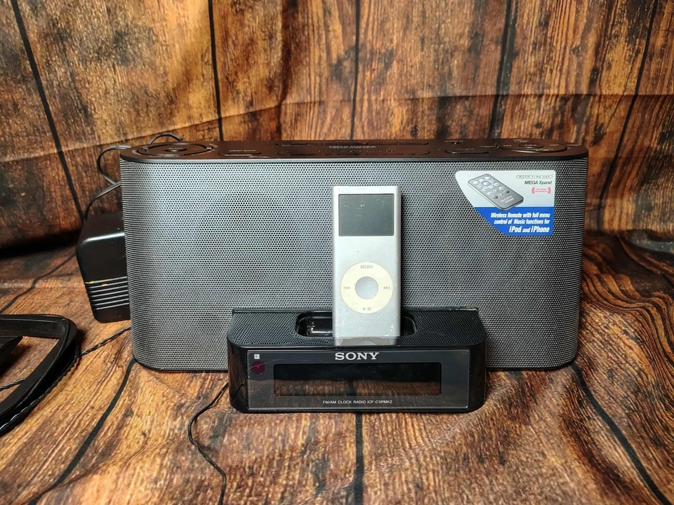 Sony Dream Machine ICF-C1iPMK2 Clock Radio iPod Dock + iPod + Power Cord WORKS! - Image 4 of 4
