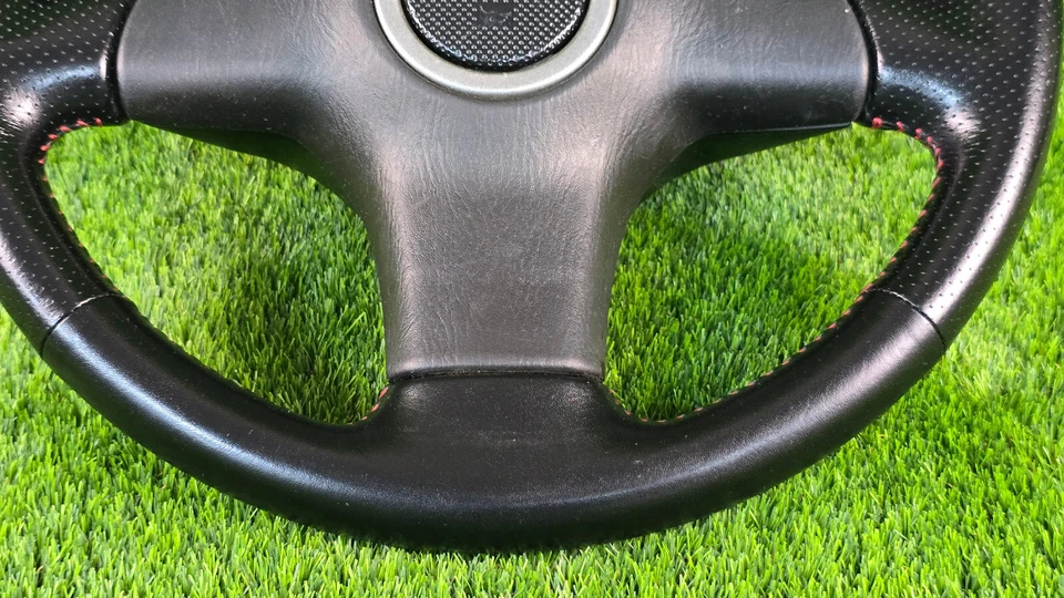 Volante Toyota Corolla AE100 AE101 AE111 93-99 GT rojo cosido OEM JDM uso Foto 4 de 4