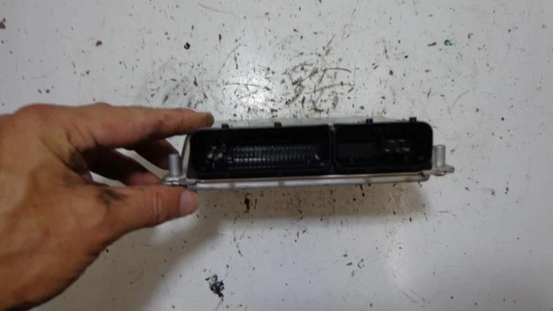 Módulo de control electrónico ECM del motor 2,8 L tracción delantera compatible con 99-01 AUDI A6 348264 Foto 2 de 4