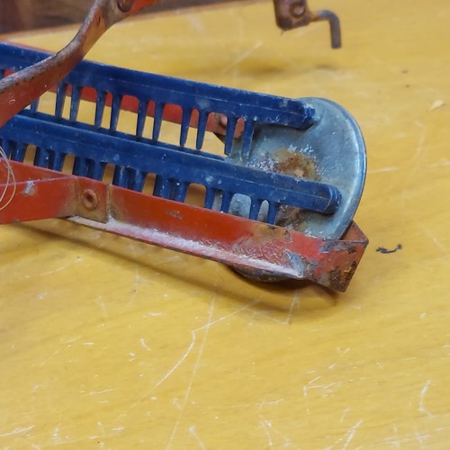 Vintage Tru-Scale Hay Rake Farm Tractor one missing rotation part - Picture 3 of 12