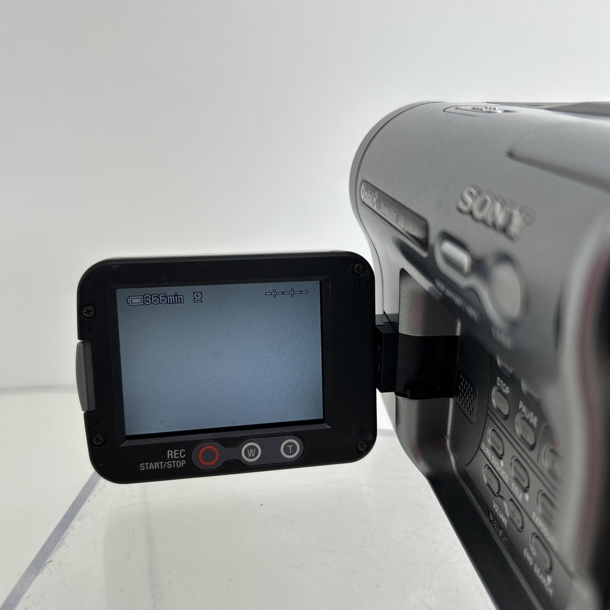 Sony DCR-TRV280 Digital8 Hi-8 Handycam w/ 20x Optical Zoom Sony DCR-TRV280 Digital8 Hi-8 Handycam w/ 20x Optical Zoom