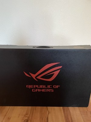 ASUS ROG Zephyrus S15 15.6  300Hz NVIDIA RTX 2080S Max-Q 32GB RAM, 1TB Intel i7