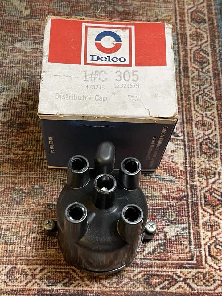 Delco C305 Distributor Cap 12321579 NOS Fits 80–86 GM Chrysler V8 - Image 2 of 4