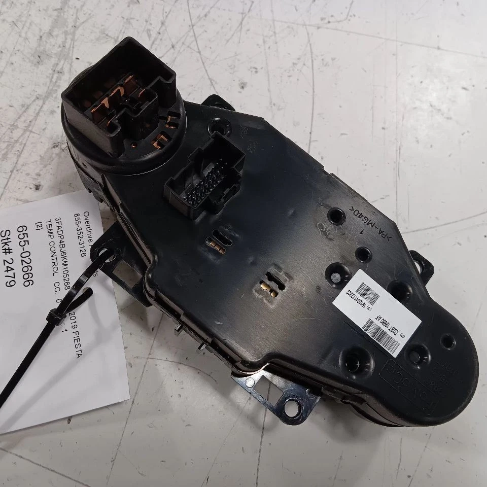 Control de temperatura Calentador Interruptor de CA Manual Control de temperatura 14-19 Ford Fiesta Foto 2 de 4