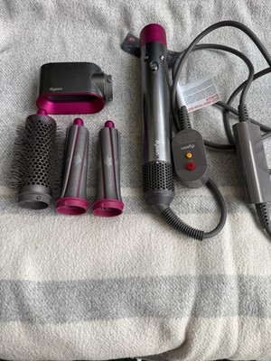 dyson HS01 エアラップ シルバー／ピンク Dyson Airwrap Complete Styler HS01 Gray/Pink w/ Barrels Brush