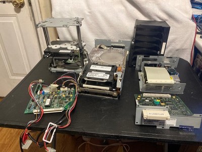 Sun Microsystems StorEDGE L280 Tape Library SCSI 1990s Vintage Solaris Parts Lot