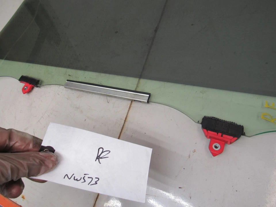 Стекло на окно двери Prius V 2012 2017 Toyota переднее правостороннее со стороны пассажира от оригинального производителя - Изображение 4 из 4