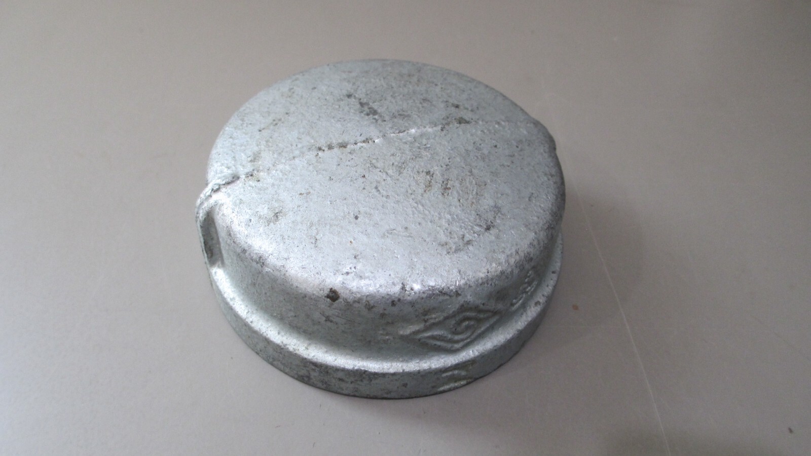 Low-Pressure Galvanized Pipe Fitting Cap, Iron, 2-1/2 BSPT Female