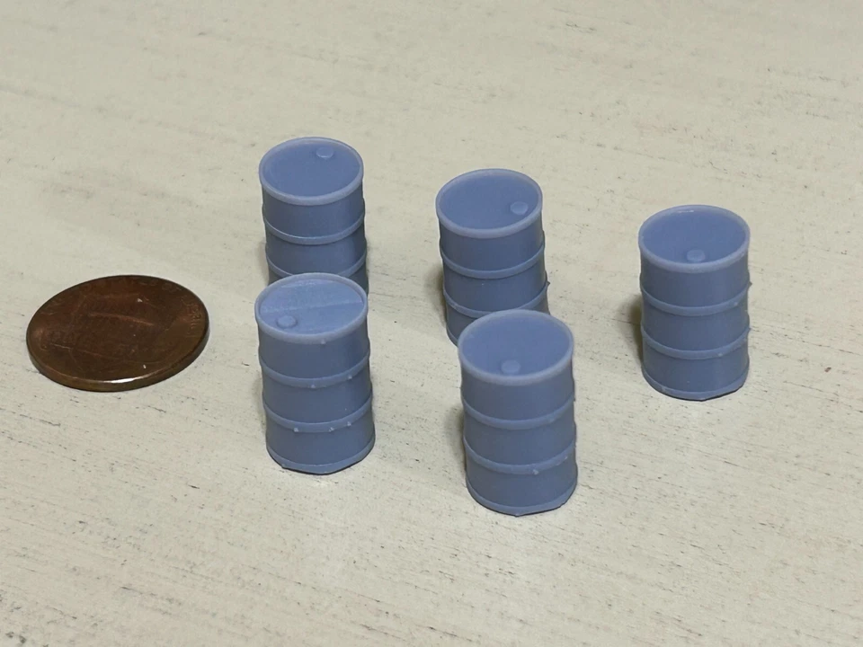 O 1:48 Scale 55 Gallon Oil Drum Barrel Set of 20 Diorama Model Train Miniatures - Image 2 of 4