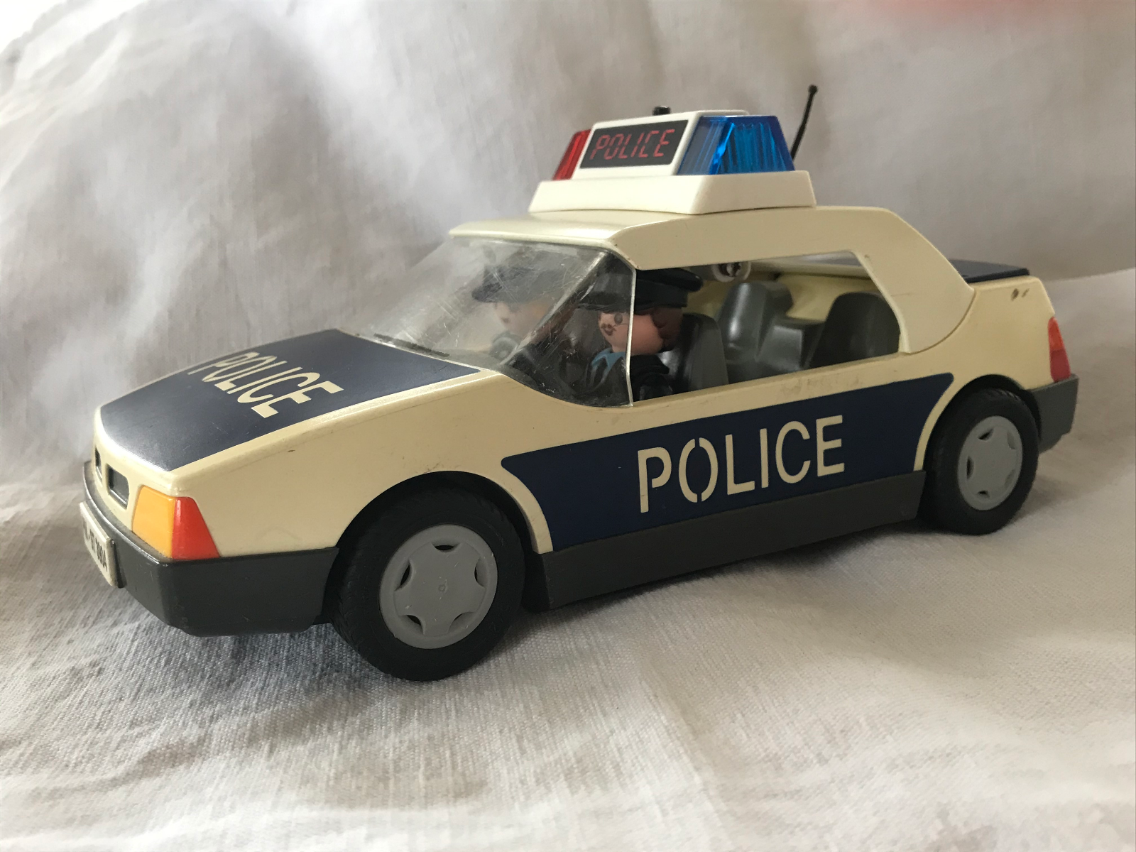 Playmobil Policiers voiture de police 3904