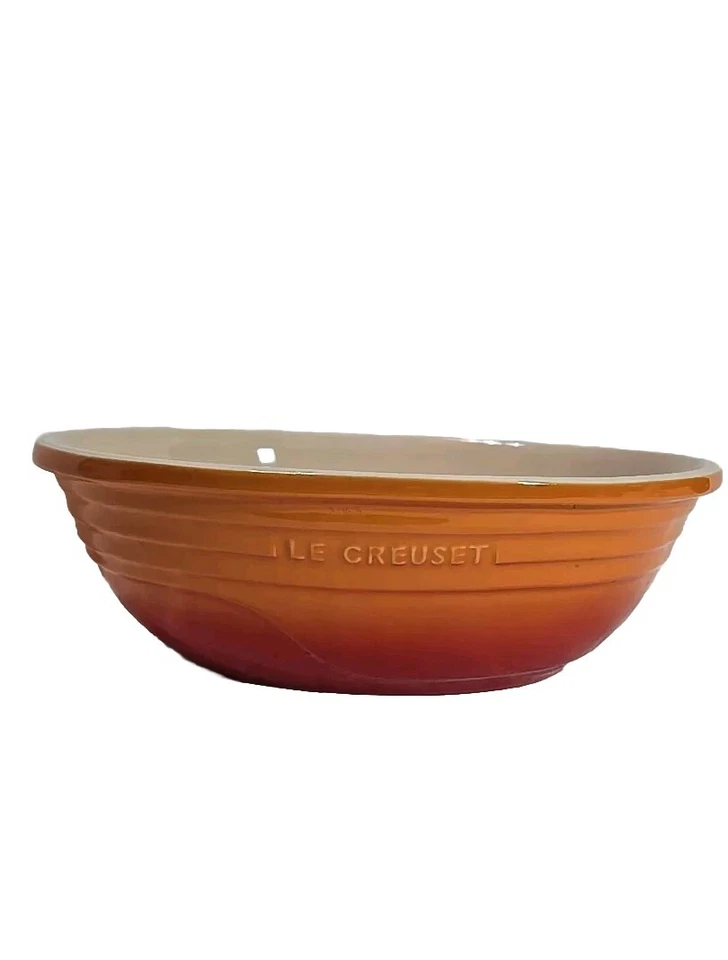 Raro Le Creuset Rojo 3,6 cuartos/3,4 L Ovalado Tazón para Servir Gres Vacaciones Usado Foto 2 de 4