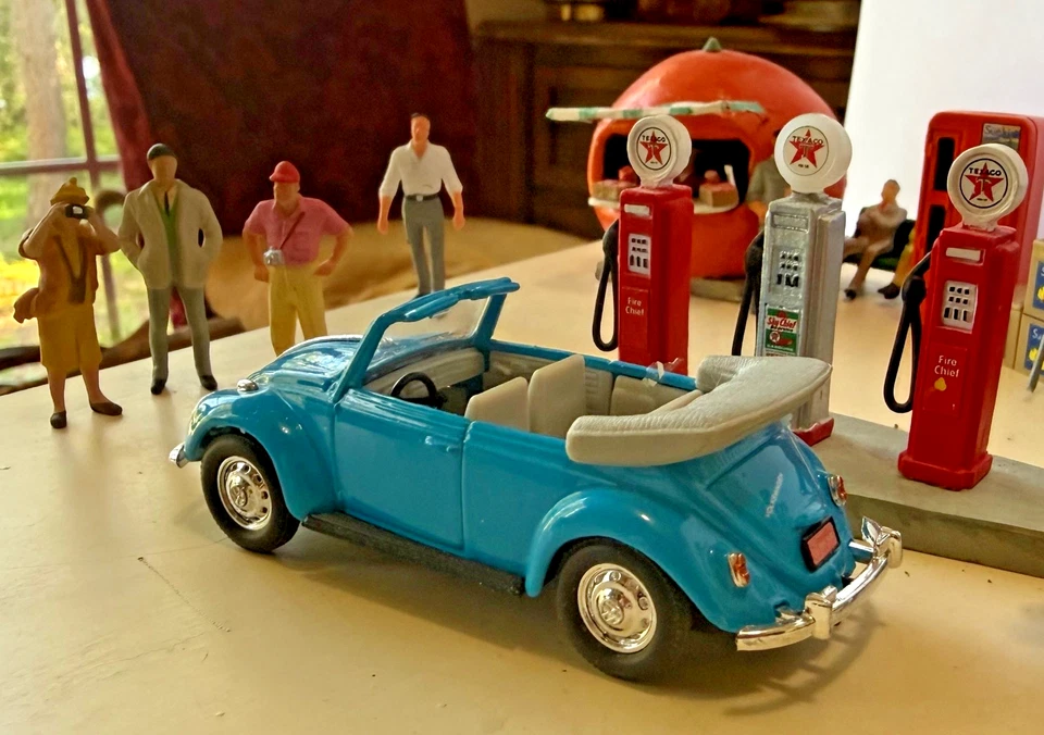 1/43 K-LINE KRUISERS 1967 VW Beetle Convertible BLUE 1:43 scale K-94210 C9.75 - Image 3 of 4
