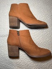 Botines Vince Camuto de gamuza tostada con tacón ancho para mujer talla 10M cremallera tacón de 3"