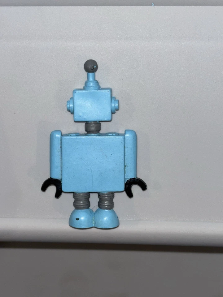 Robot plástico azul adorno pastel cumpleaños 3 3/4 pulgadas Foto 2 de 2