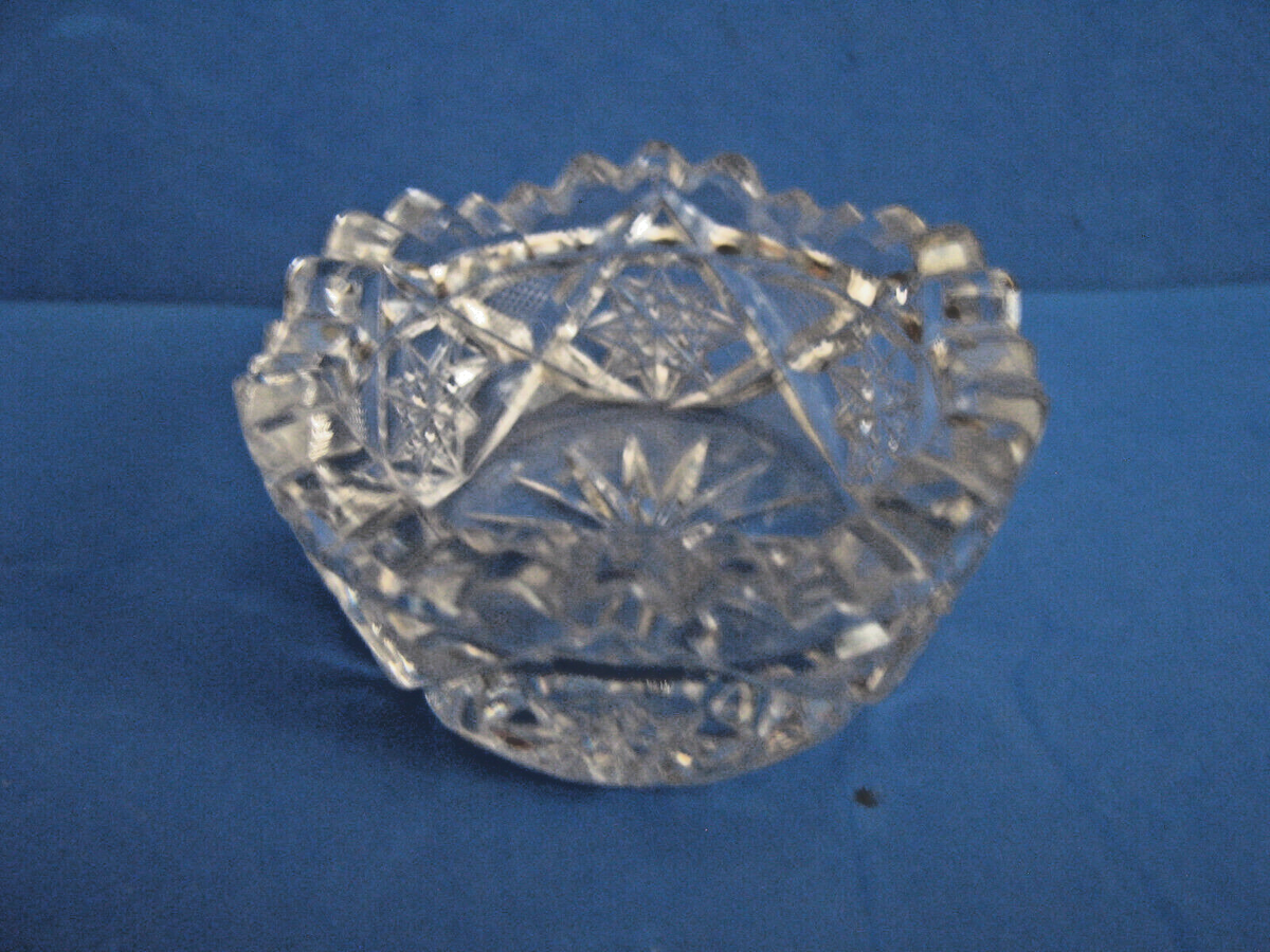 ROUND SCALLOPED TOP PATTERN GLASS OPEN SALT CELLAR w/SIX HOBSTARS