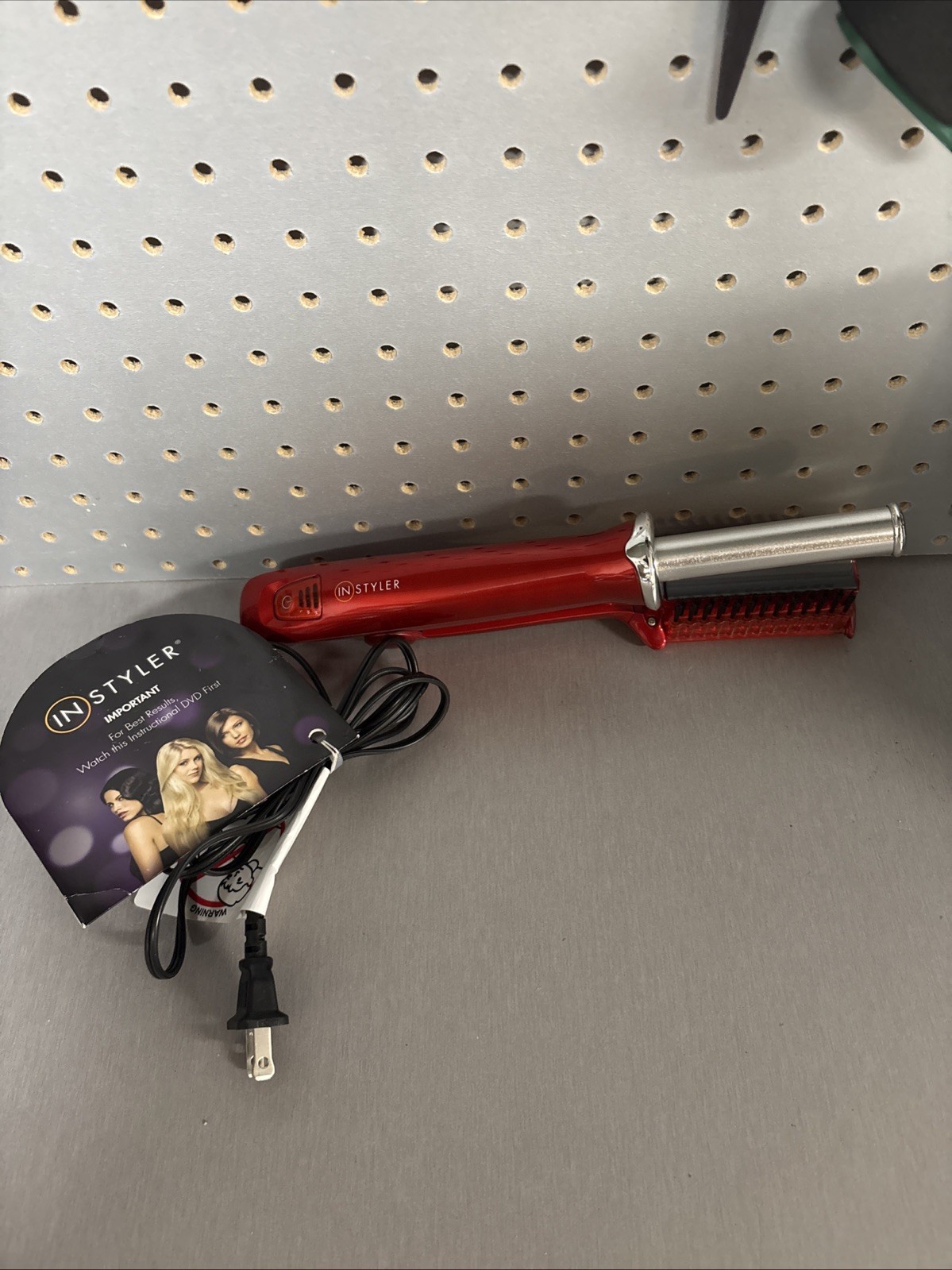 InStyler Rotating Iron Red Curling/Straightening IS1001.1-19 w/ DVD