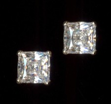 New 14K .93 Gram Solid Yellow Gold 5mm Princess Crystal CZ Solitaire Earrings FU