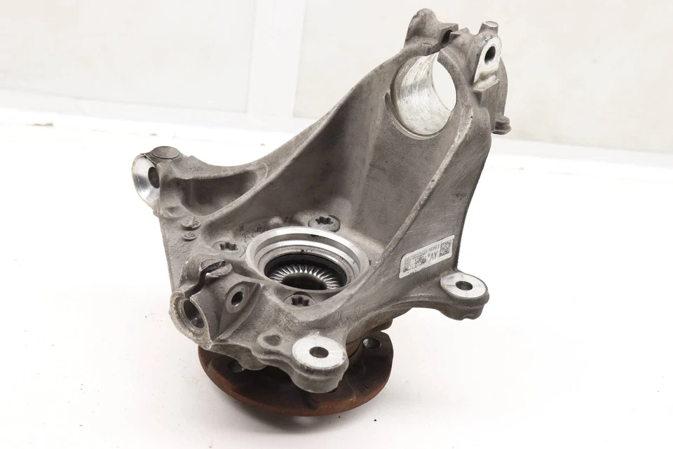 2024 宝马 228I XDRIVE GRAN COUPE - 前左主轴关节带车轮轴承 — 第 2/4 张图片