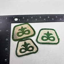 As-Is-Some-Damaged PIONEER SEED 3 Patch Lot (Farm Ranch Agriculture Genre) 53af