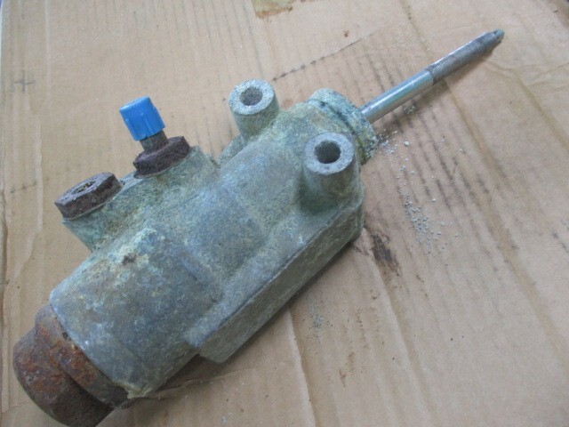 Rolls Royce Silver Cloud, Bentley S brake master cylinder rebuildable core-large