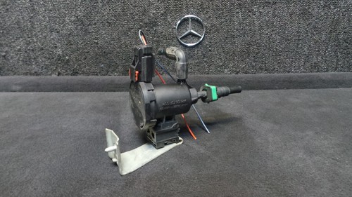 A83-72 * Mercedes-Benz W205 C-Klasse Regenerierventil Tank Ventil - A0014760532