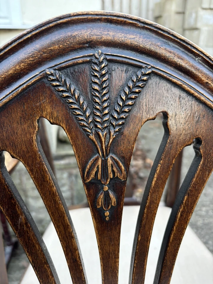 Juego de 7 sillas de comedor georgianas Foto 3 de 4