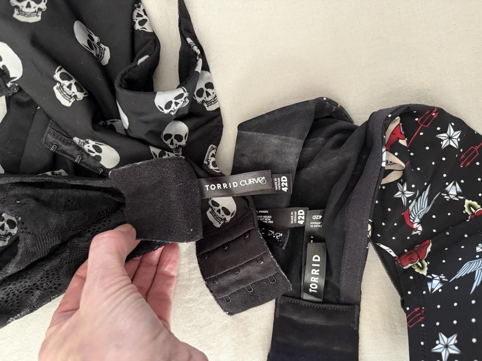 Lote De 7 Brazaletes Torrid & Third Love 42D Calaveras Rockabilly Negro Encaje Rojo Tostado Lila Foto 4 de 4