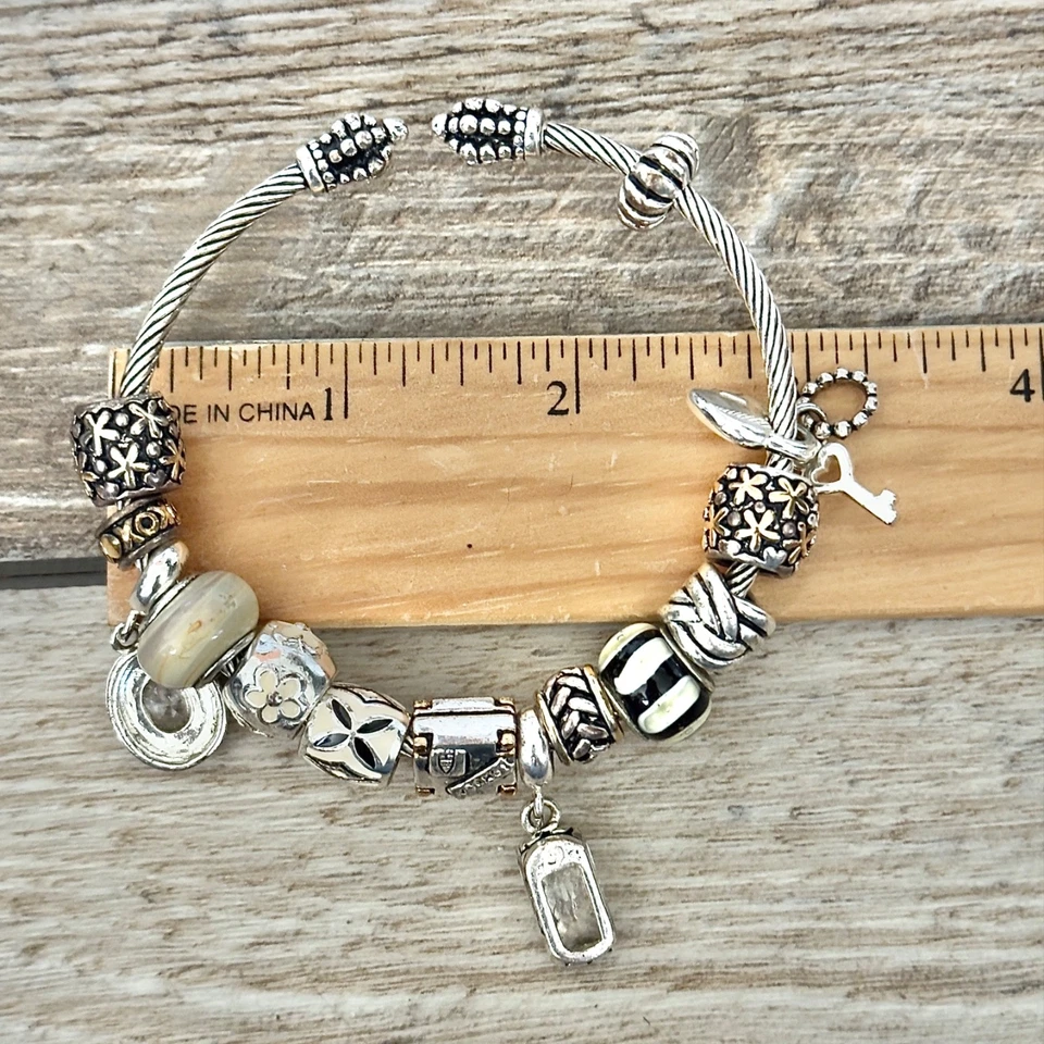 Brazalete DaVinci Charm tono plata sin firmar corazón flores diamantes de imitación blancos Foto 2 de 4