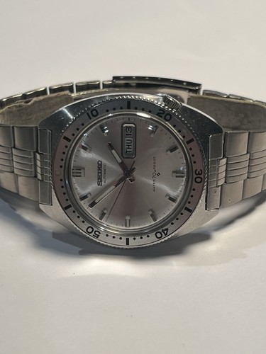 SEIKO VERY RARE VINTAGE SPORT DIVER, 6106-8109, SILVER DIAL, SS, VERY GOOD