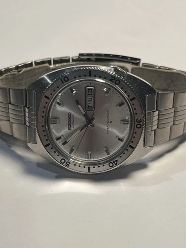 SEIKO VERY RARE VINTAGE SPORT DIVER, 6106-8109, SILVER DIAL, SS, VERY GOOD