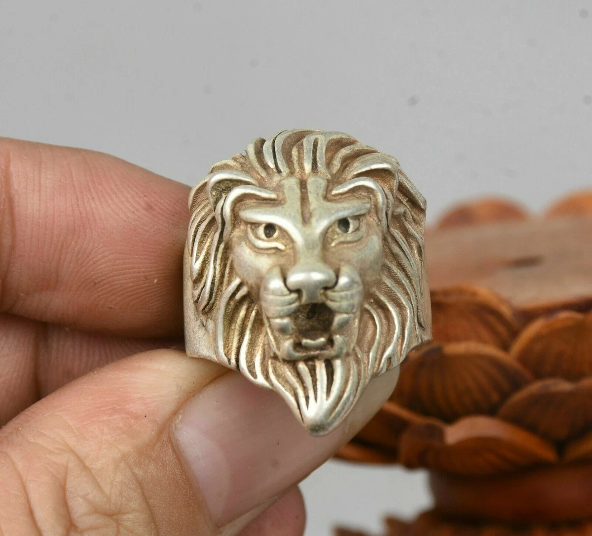 Lion hotsell hand ring