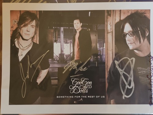 LOTE de autógrafos, programas y más de muñecas Goo Goo firmadas John Rzeznik y Robby Takac - Imagen 11 de 11