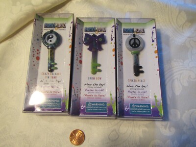 NEW BUNKI MUNKI UNLUCK THE POWER OF HAPPINESS SPIKED PEACE,YIN YANG YOUR CHOICE