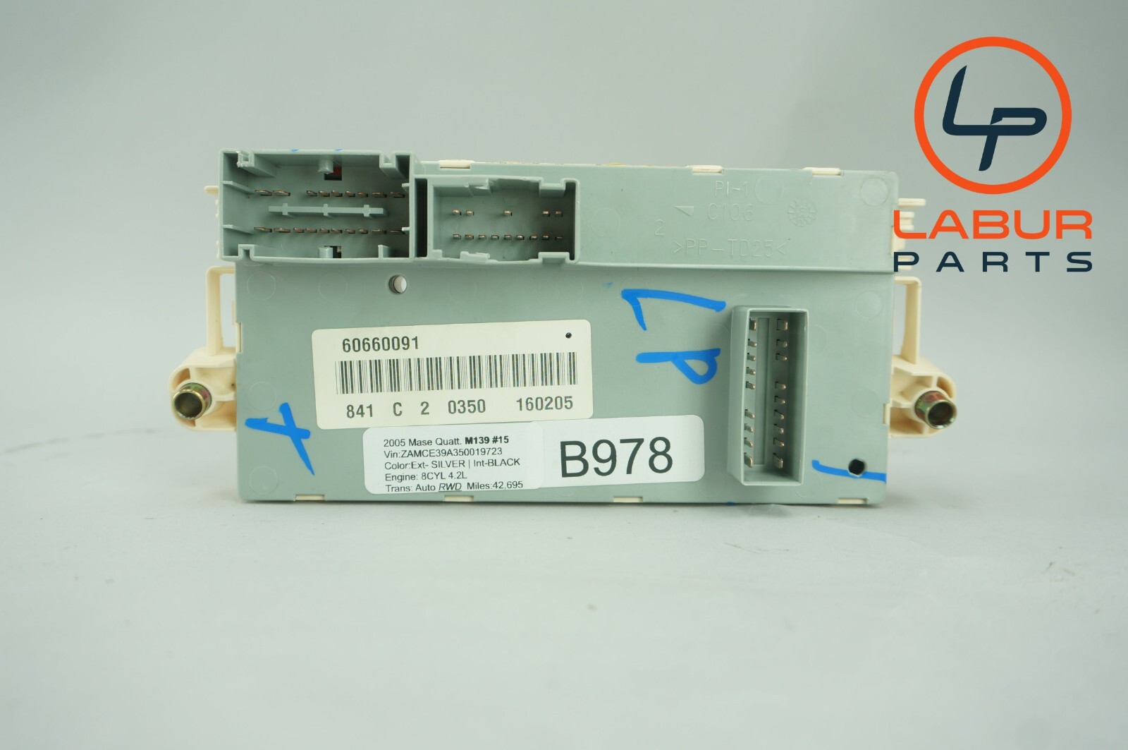 M139 03-19 Maserati GranTurismo Quattroporte Front Relay Fuse Box B978