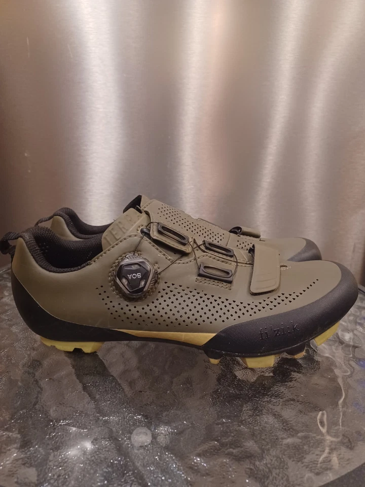 Zapatos de ciclismo Fizik X5 Terra para hombre EU 42.5, US 9.5 verde militar/verde oscuro Foto 2 de 4