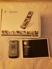 MotoRAZR V3 - Gray and Silver  T-Mobile  Cellular Flip Phone