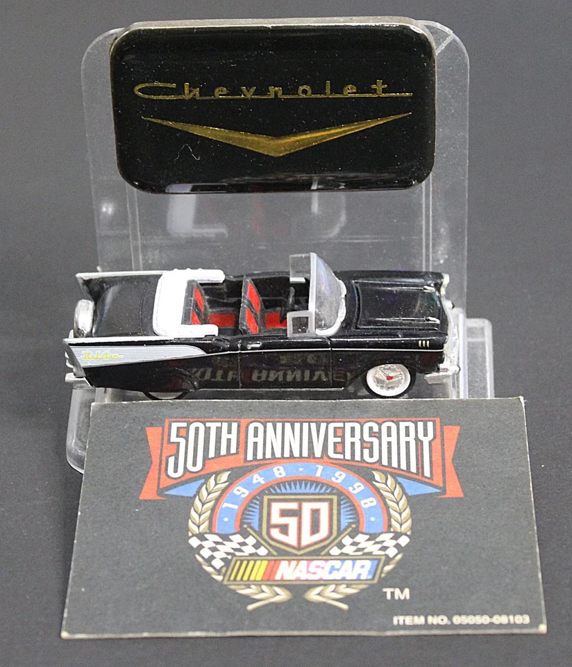 Racing Champions 1957 Chevrolet Bel Air Convertible 1:64 Scale Diecast - Image 2 of 4