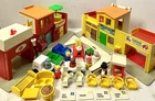 Vintage 1973 Fisher Price Little People Play Family Village #997  *Near Complete
