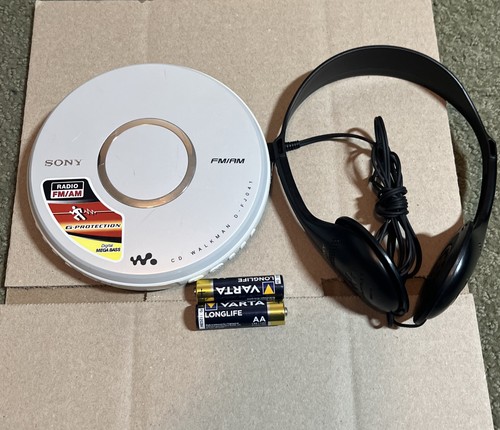 Sony CD Walkman D- FJ041 Gray AM/FM Digital Megabase Compact Portable CD Player