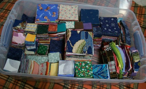 AF0813 Lot of 100 PRE-CUT QUILT CHARM SQUARES or special PRE-CUT CHARM STRIPS - Picture 2 of 4