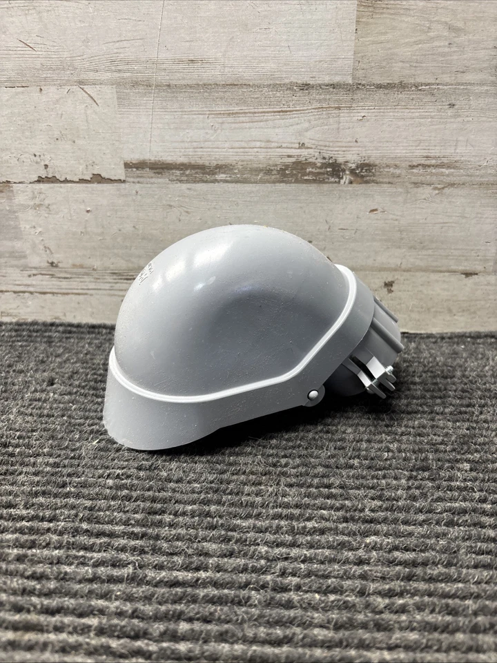 Tapa de entrada de servicio de PVC Arlington PVC1040 3 orificios Foto 2 de 4