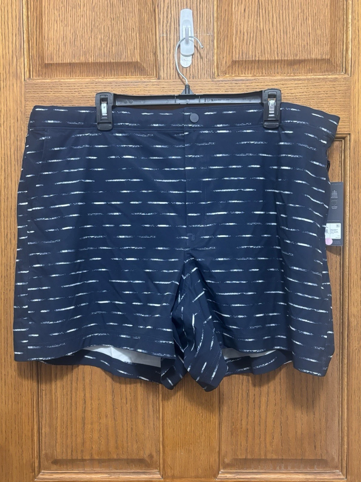 Men's 5” Navy Resort Shorts with Subtle White Dash Pattern. Sz XXL. NWT