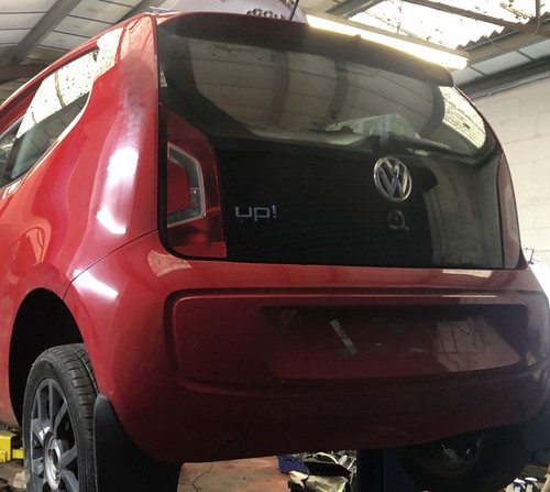 VOLKSWAGEN UP 2015 X2 FRONT WIPER ARM BOLT NUT COVER CAP LID /2011-20 - Picture 3 of 3