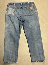 Mens Wrangler Cowboy Jeans Size 38X29 Blue Denim Relaxed Fit 31MWZGK