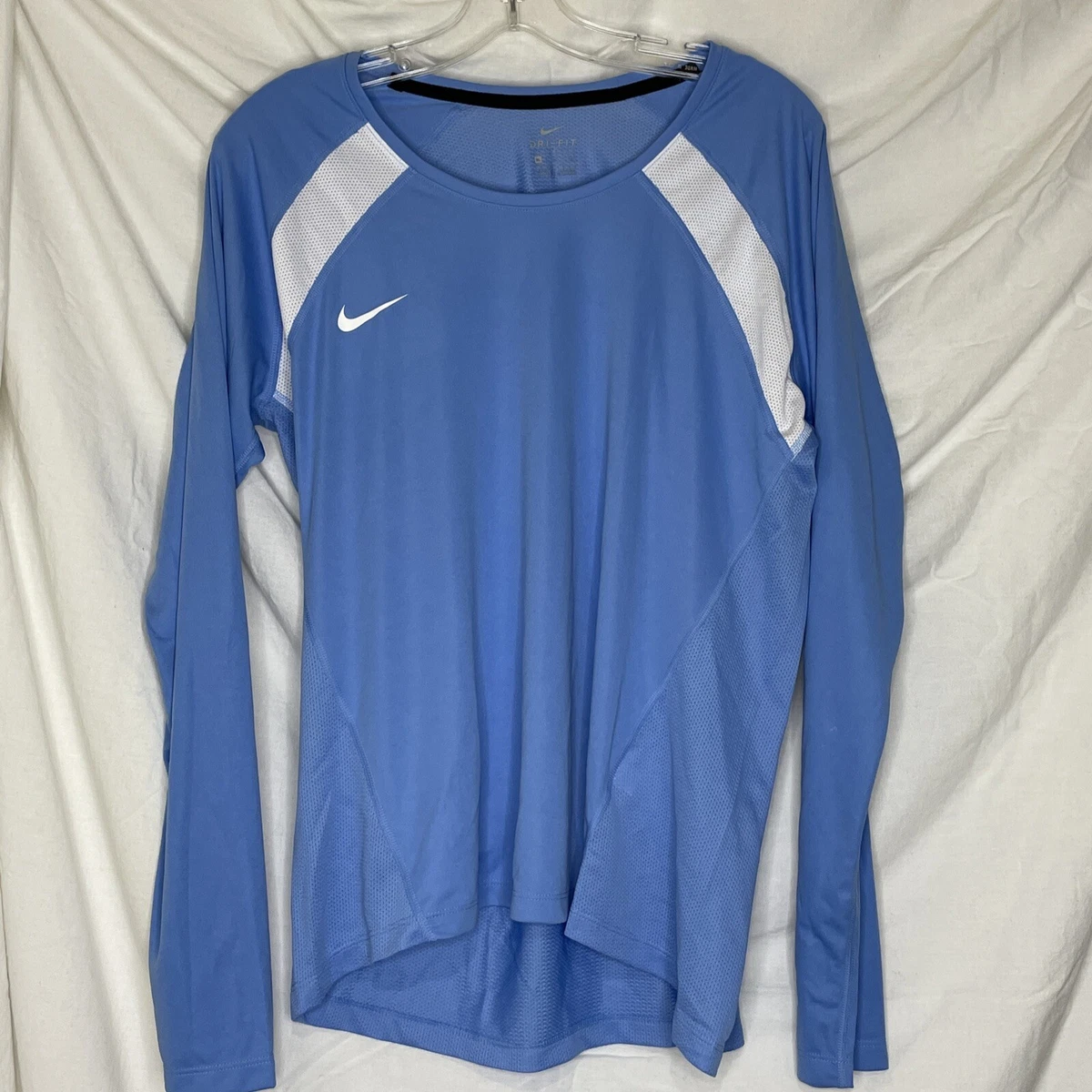Light blue best sale nike long sleeve