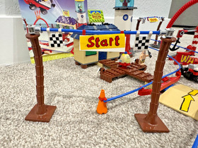 LEGO 4982 SpongeBob Mrs. Puff&rsquo;s Boating School 99% Complete w/ Figs