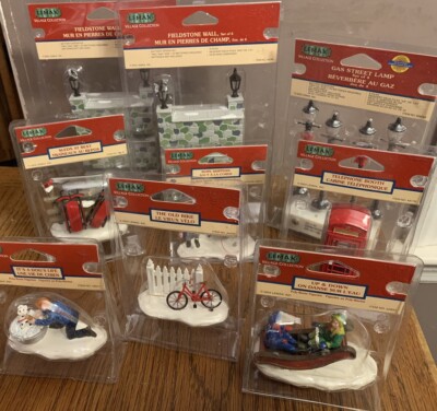 LEMAX Village Collection LOT Stone Walls, Lamps, Figurines 22 Pieces NIB 2003-04