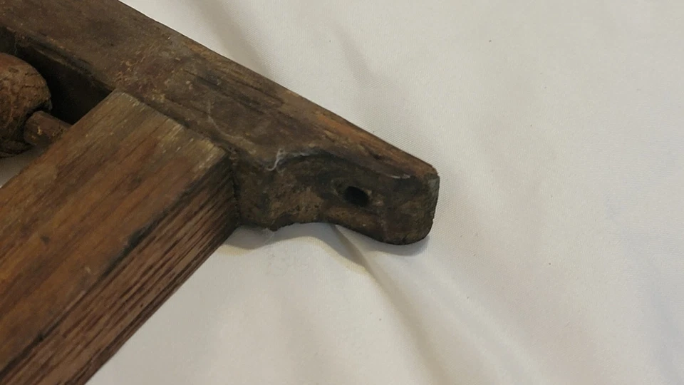 Victorian Arts & Crafts Period Antique Stick and Ball Oak Window Valance - Image 4 of 4