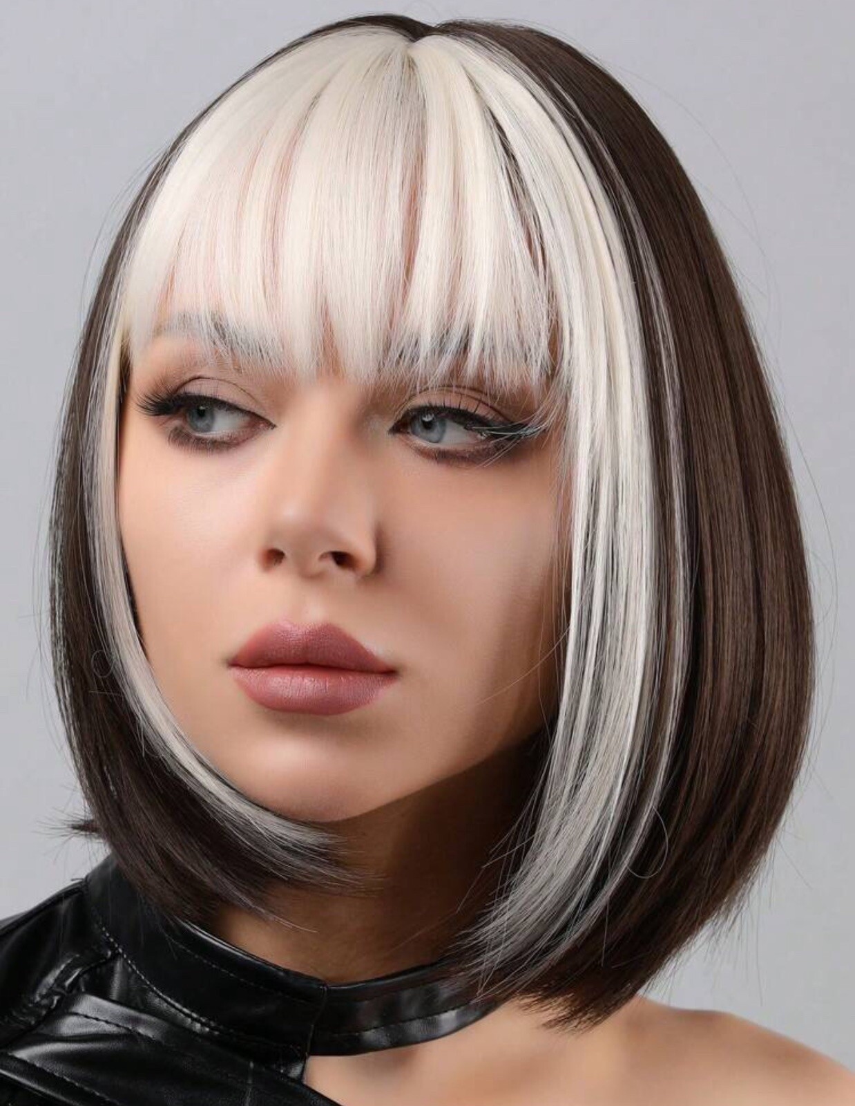 Perruque synthétique brune et blanc pour changer de look sans coloration avec 4 bonnets