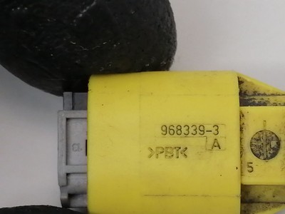 Mercedes-Benz E W212 ABS module connector plug a0009821509 